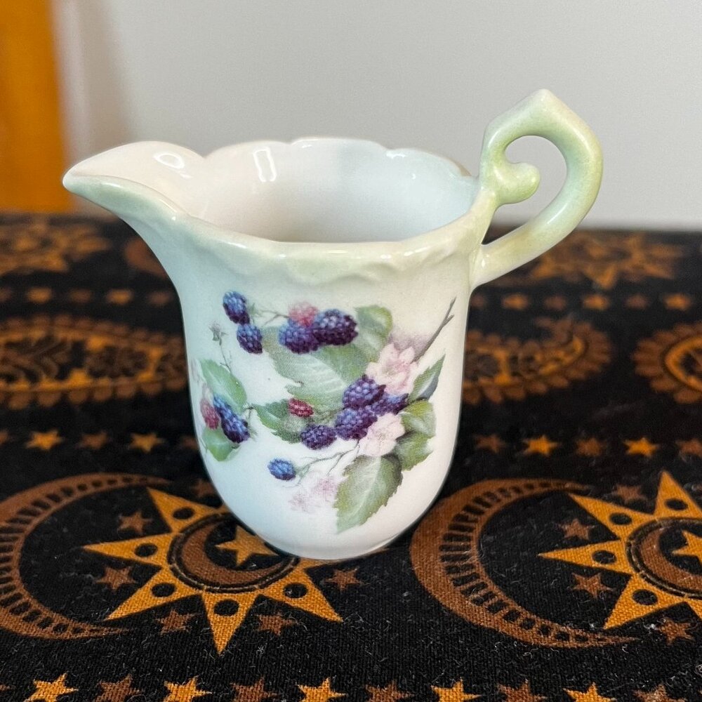 Lois White CreARTive Treasures Blackberry & Blossoms Miniature Tea Serving Dish - Picture 6 of 16